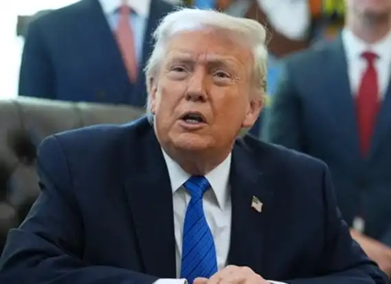 Trump Sebut Pergantian Kekuasaan di Iran sebagai Skenario Terbaik